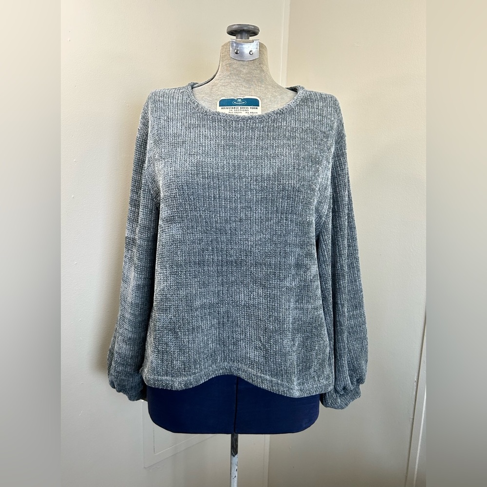 BKK Chance New Grey Long Sleeve Sweater Women’s Small